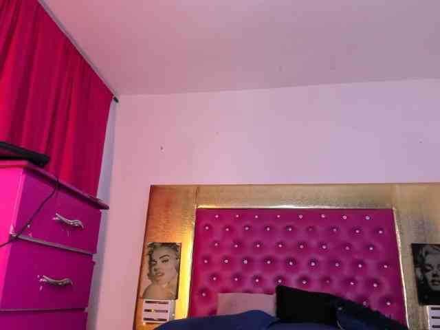 Nikollhot2026 Sex Cam Show