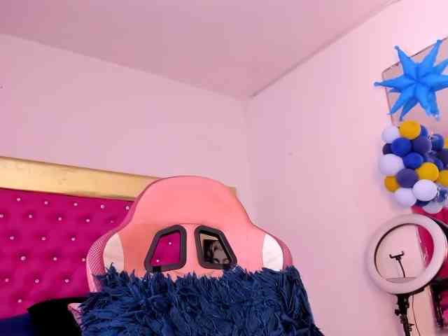 Nikollhot2026 Sex Cam Show
