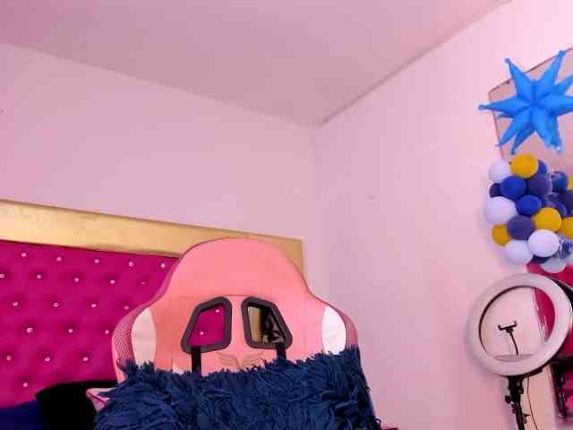 Nikollhot2026 Sex Cam Show