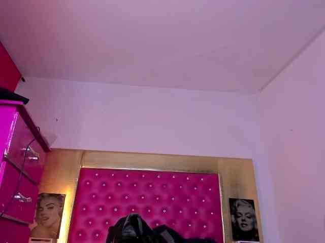 Nikollhot2026 Sex Cam Show