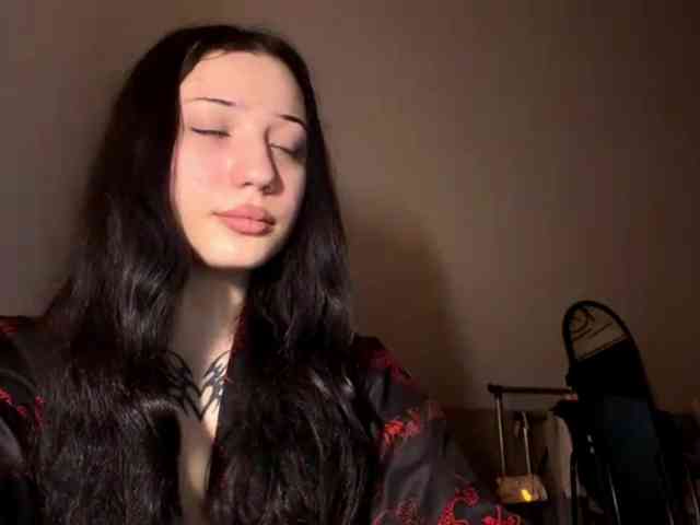 KRASOTKALIYAA webcam