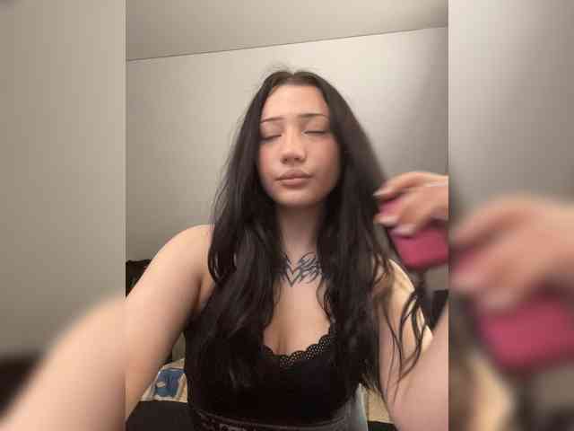 KRASOTKALIYAA webcam