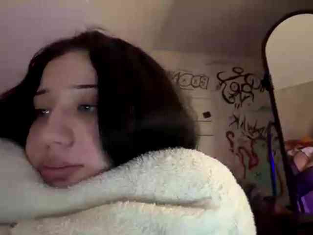 KRASOTKALIYAA webcam