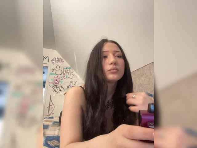 KRASOTKALIYAA webcam