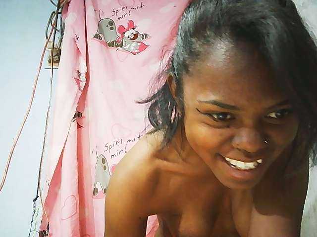 Erica01 live cam on BongaCams