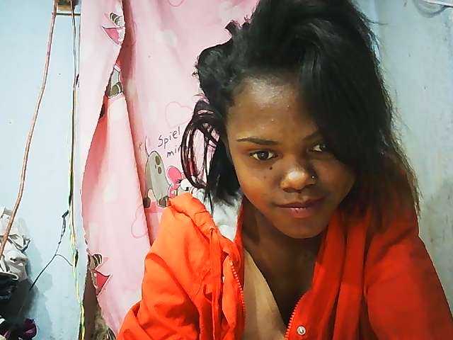 Erica01 live cam on BongaCams