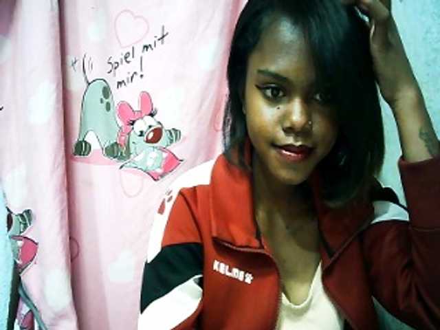 Erica01 live cam on BongaCams