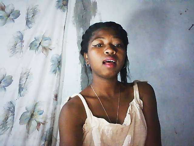 Erica01 live cam on BongaCams