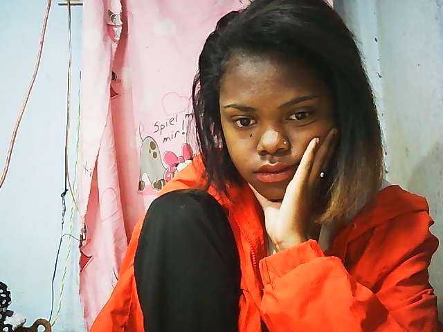 Erica01 live cam on BongaCams