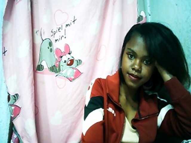 Erica01 live cam on BongaCams