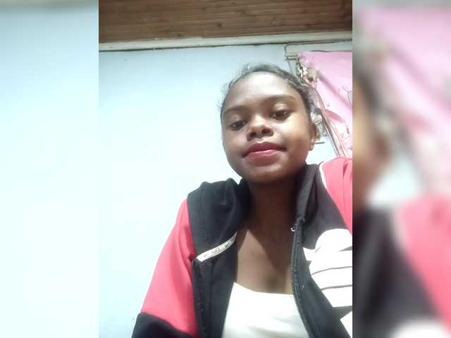 Erica01 live cam on BongaCams