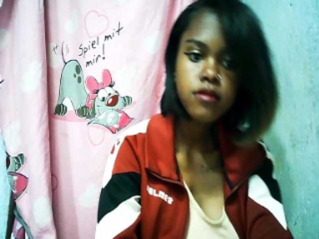 Erica01 live cam on BongaCams