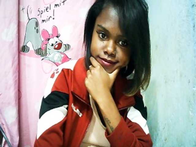 Erica01 live cam on BongaCams