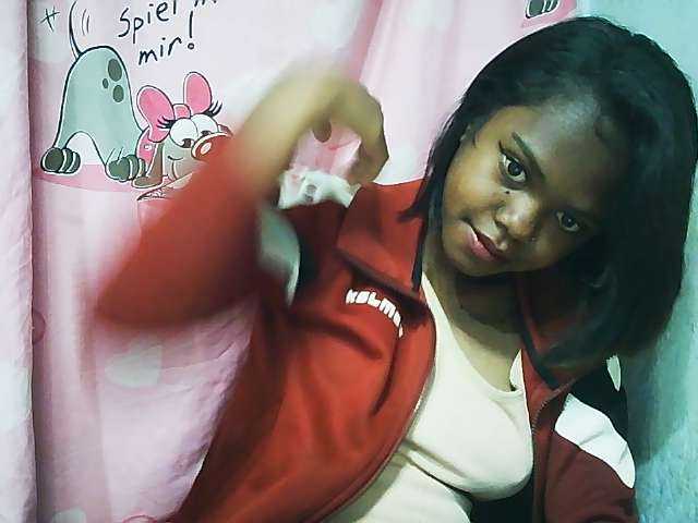 Erica01 live cam on BongaCams