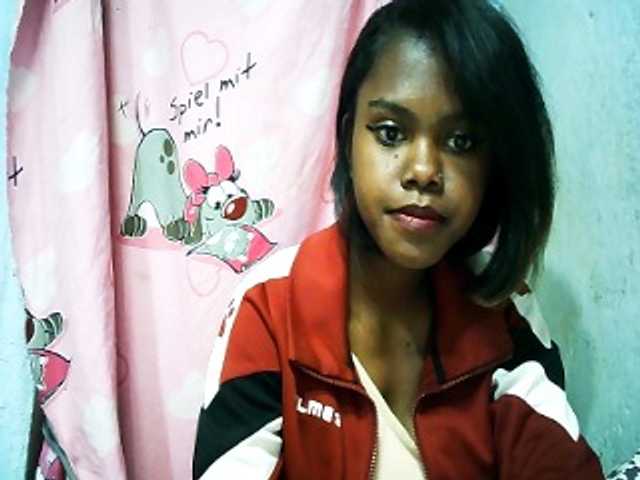 Erica01 live cam on BongaCams