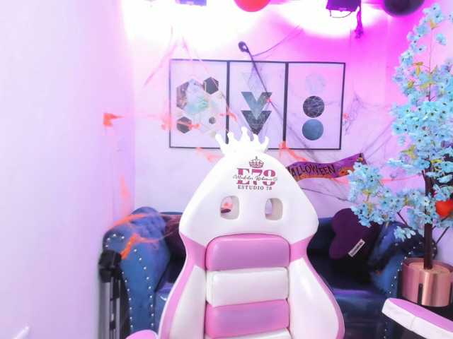 Rebecca-turner live cam on BongaCams