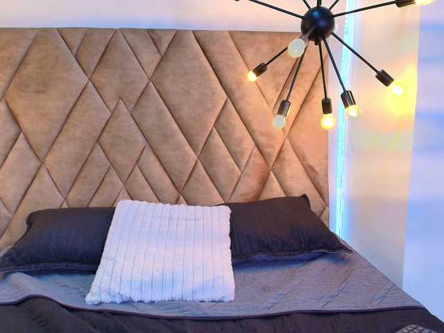 EsmeMiller live cam on BongaCams