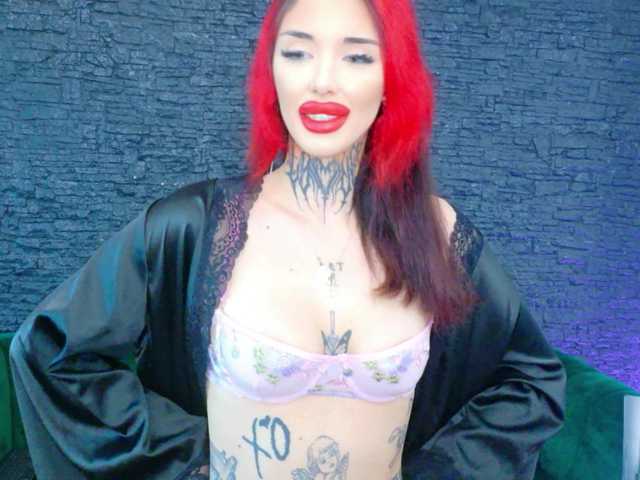 CassyFoxyy live cam on BongaCams
