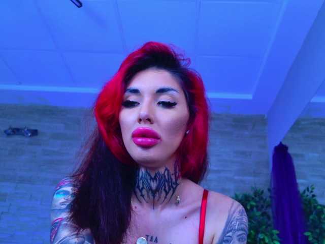 CassyFoxyy live webcam show
