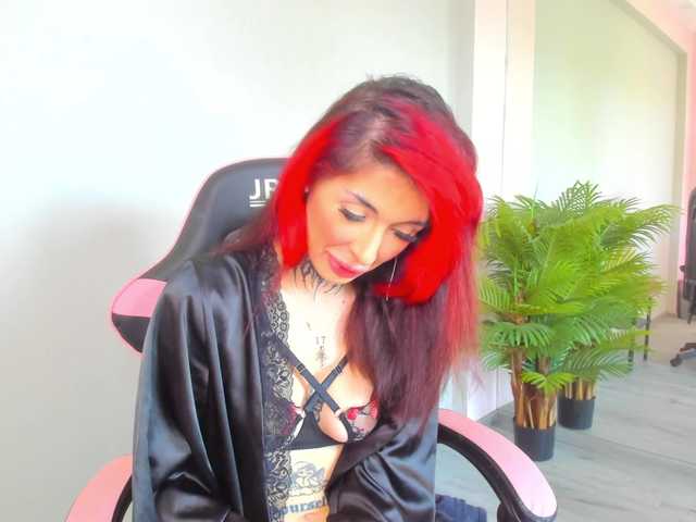 CassyFoxyy live cam on BongaCams