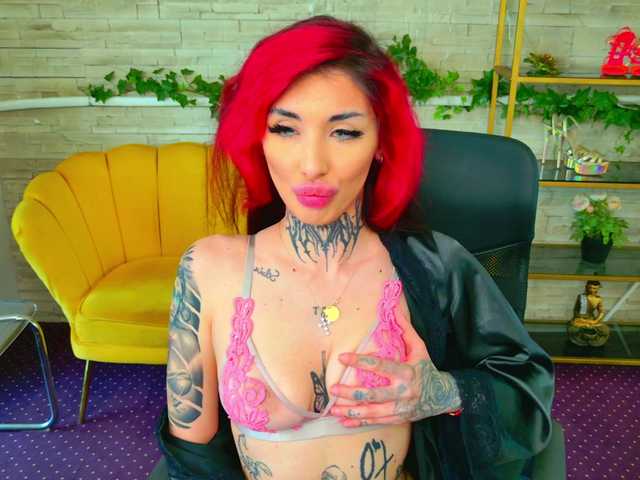 CassyFoxyy live webcam show