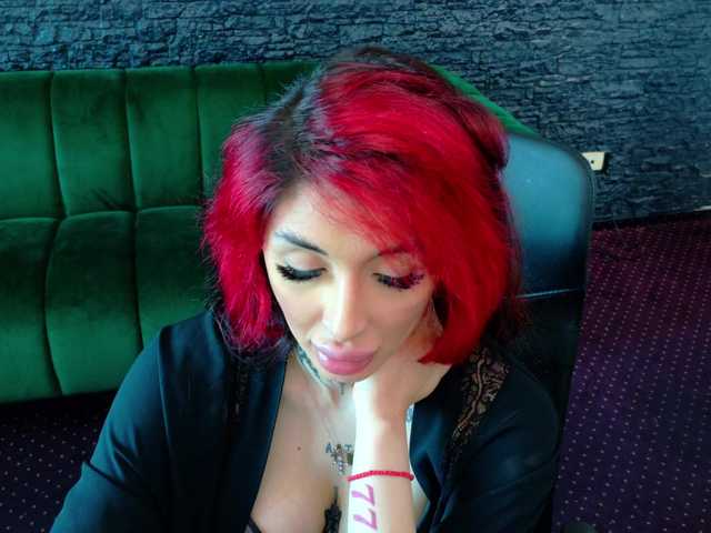 CassyFoxyy live webcam show