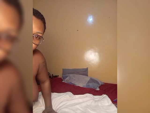 COUGAR-AND-CUB live cam on BongaCams