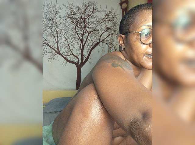 COUGAR-AND-CUB live cam on BongaCams