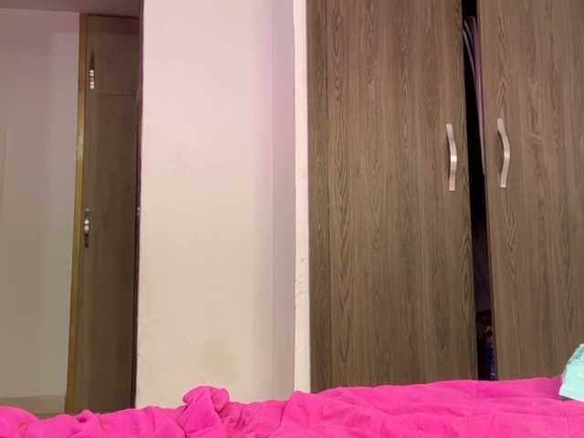 candyhott9a live cam on BongaCams