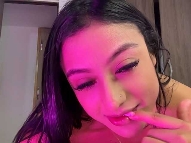candyhott9a live cam on BongaCams
