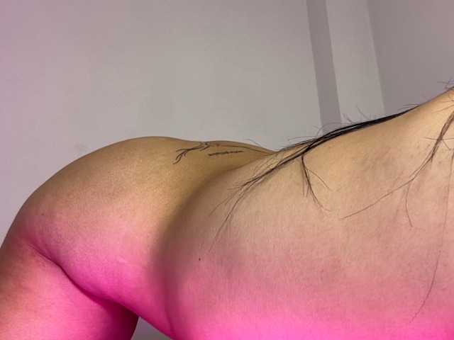 candyhott9a live cam on BongaCams