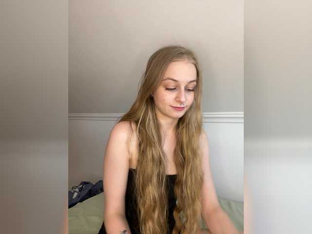 MiaMeowaaa live cam on BongaCams