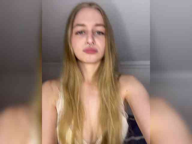 MiaMeowaaa webcam