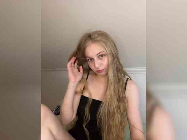 MiaMeowaaa webcam