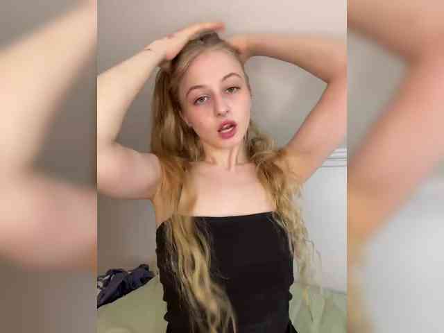 MiaMeowaaa webcam