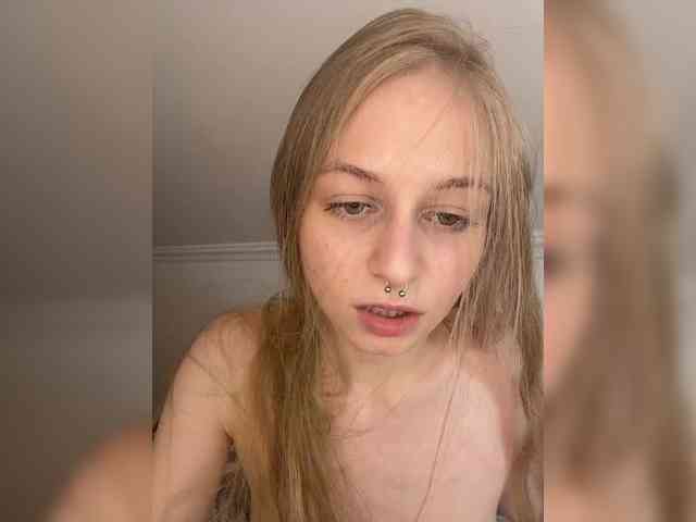 MiaMeowaaa webcam