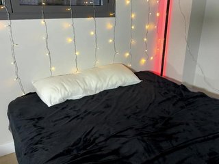 AliceElfy Porn Show
