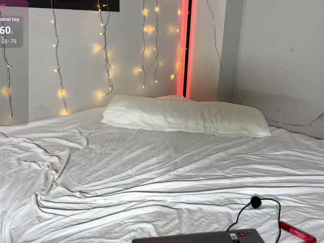 AliceElfy live webcam show