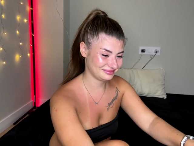 AliceElfy live cam on BongaCams