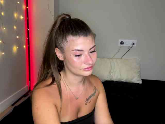 AliceElfy webcam