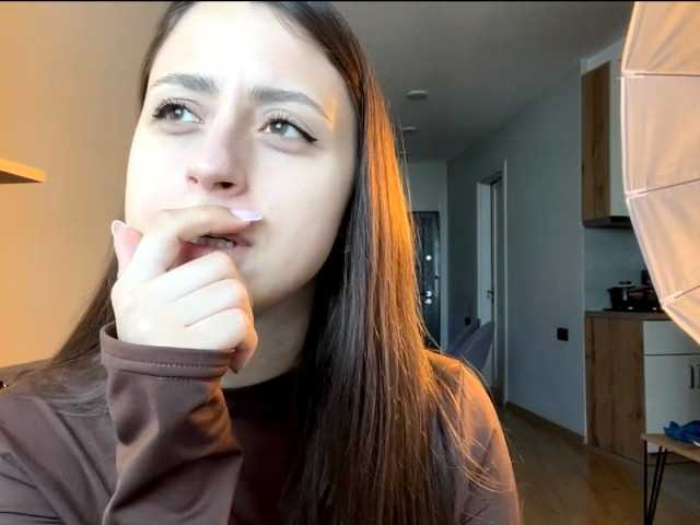 Live трансляция GeneviveLaudato - Runet.cam