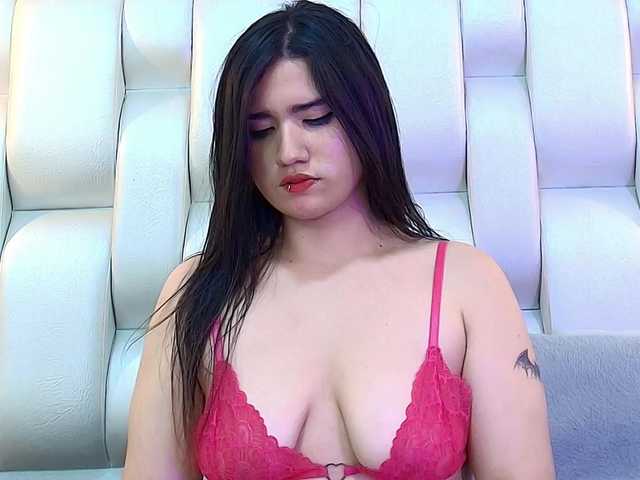 LizzyRaven live webcam show