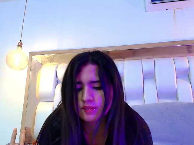 LizzyRaven live webcam show