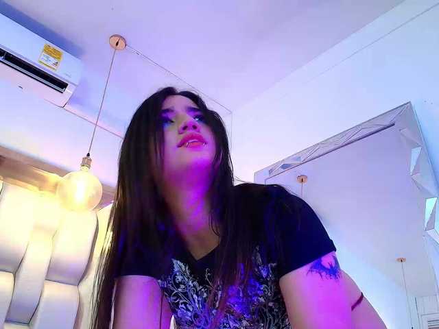 LizzyRaven live cam on BongaCams