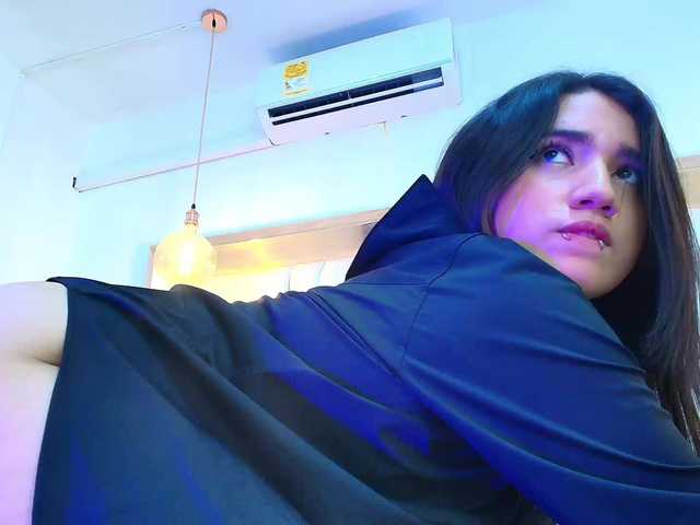 LizzyRaven live cam on BongaCams