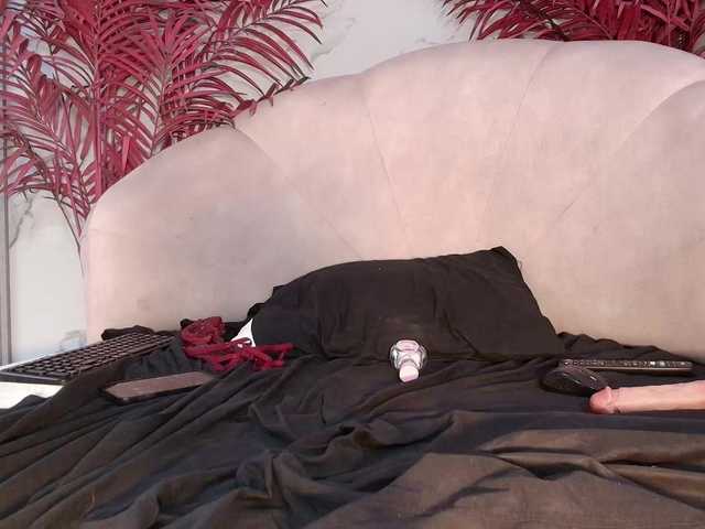 LizzyRaven live cam on BongaCams