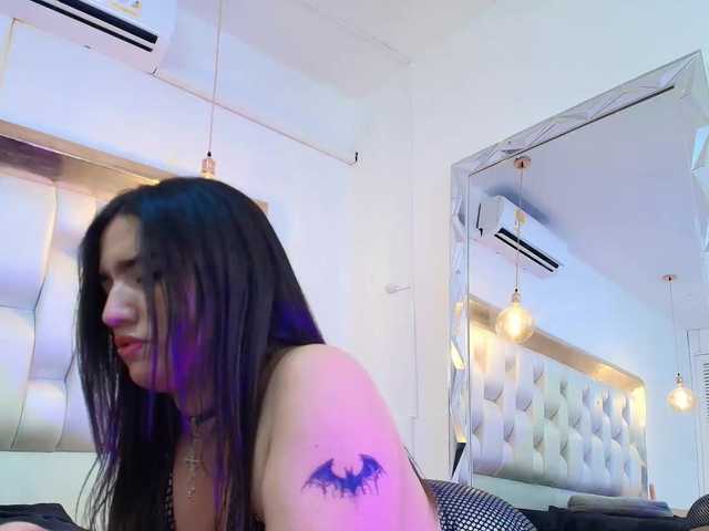 LizzyRaven live cam on BongaCams