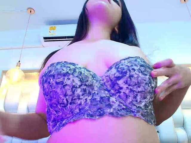 LizzyRaven live cam on BongaCams