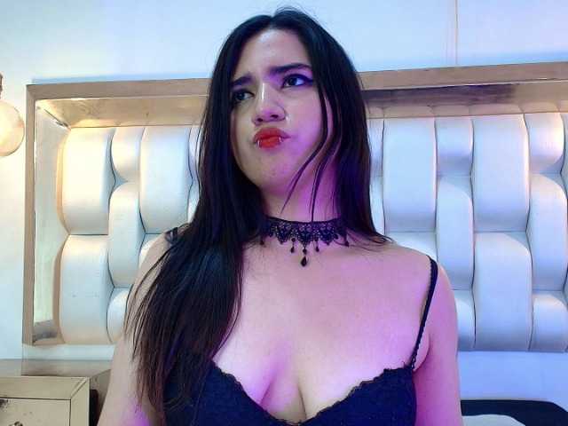 LizzyRaven live cam on BongaCams