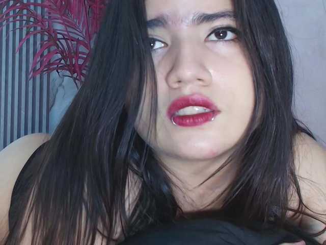 LizzyRaven live cam on BongaCams